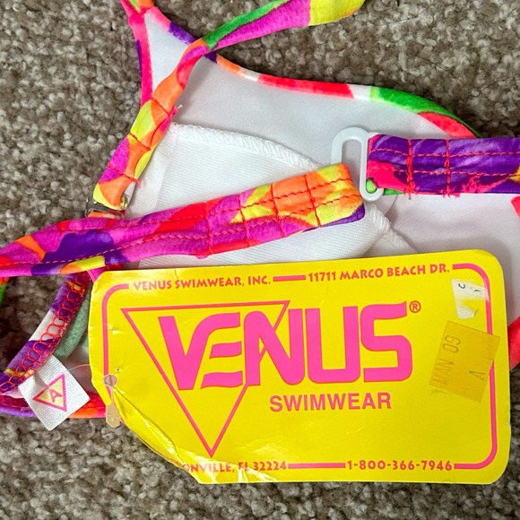 VINTAGE Venus swimsuit top - Picture 3 of 3